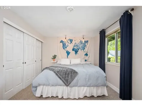 9826 Sw 49th Avenue Portland OR 97219