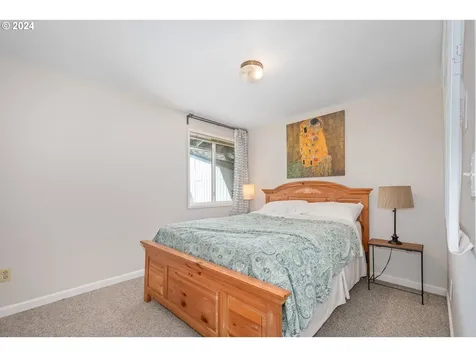 9826 Sw 49th Avenue Portland OR 97219