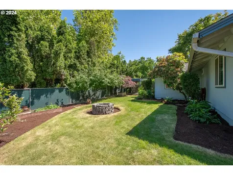9826 Sw 49th Avenue Portland OR 97219