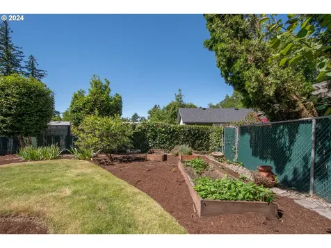 9826 Sw 49th Avenue Portland OR 97219