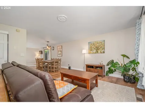 9826 Sw 49th Avenue Portland OR 97219