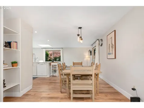 9826 Sw 49th Avenue Portland OR 97219