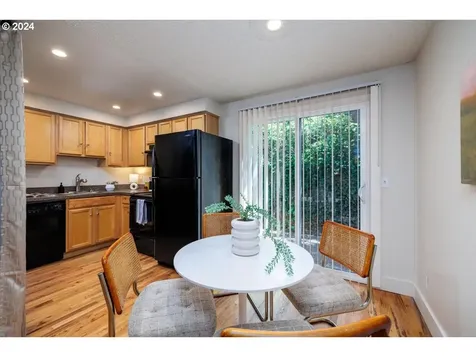 2356 Se Division Street Portland OR 97202