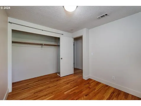 2356 Se Division Street Portland OR 97202