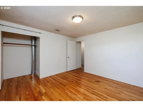2356 Se Division Street Portland OR 97202