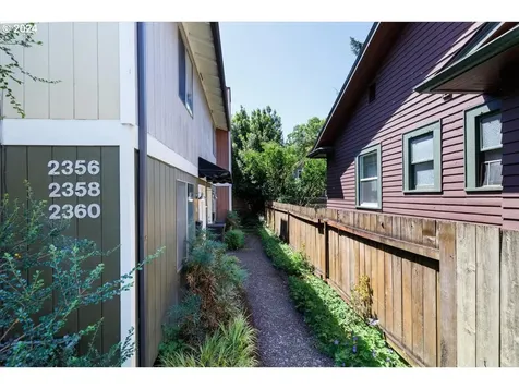 2356 Se Division Street Portland OR 97202