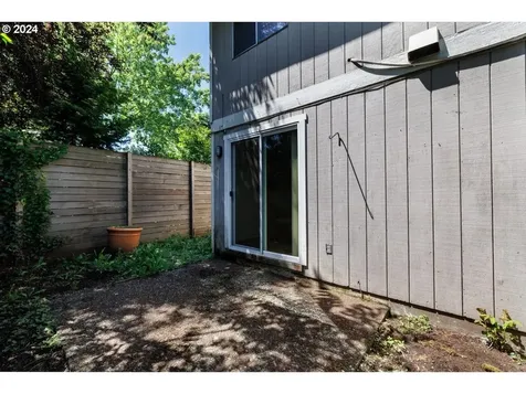 2356 Se Division Street Portland OR 97202