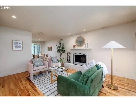 2356 Se Division Street Portland OR 97202