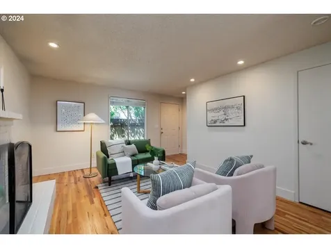 2356 Se Division Street Portland OR 97202