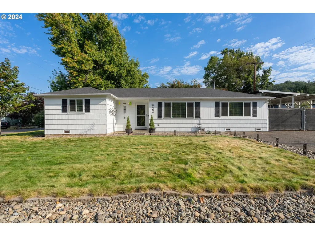 922 Newton Creek Road Roseburg OR 97470