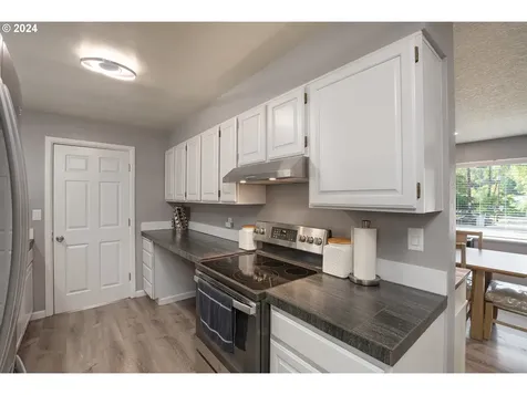 922 Newton Creek Road Roseburg OR 97470