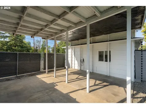922 Newton Creek Road Roseburg OR 97470
