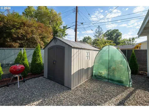 922 Newton Creek Road Roseburg OR 97470