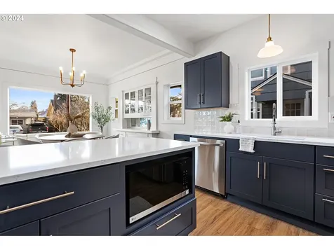 4527 SE 60th Avenue Portland OR 97206