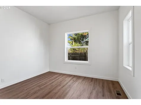 4527 SE 60th Avenue Portland OR 97206