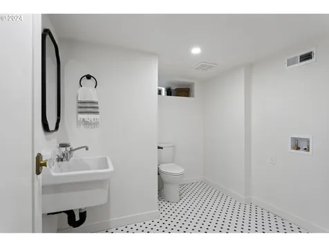 4527 SE 60th Avenue Portland OR 97206