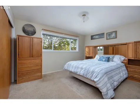 308 NW 15th Street Newport OR 97365