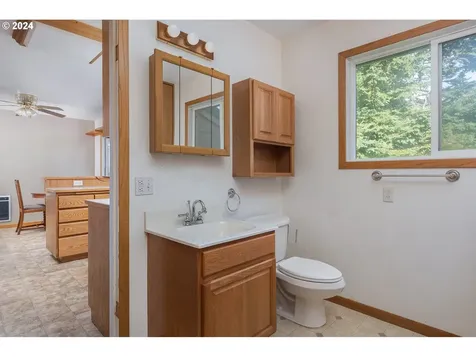 308 NW 15th Street Newport OR 97365