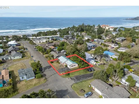 308 NW 15th Street Newport OR 97365
