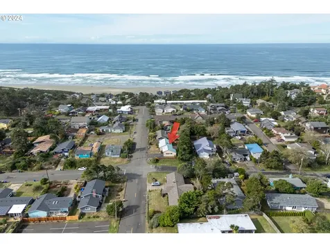 308 NW 15th Street Newport OR 97365