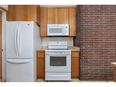 308 NW 15th Street Newport OR 97365
