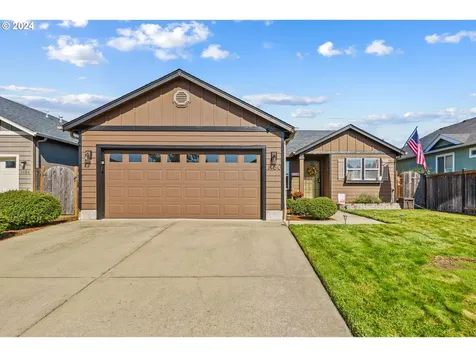 1150 S 2nd Street Cottage Grove OR 97424