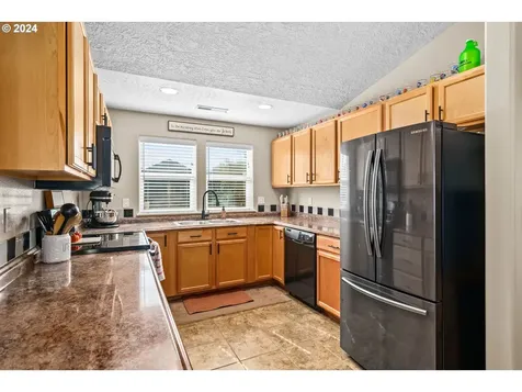 1150 S 2nd Street Cottage Grove OR 97424