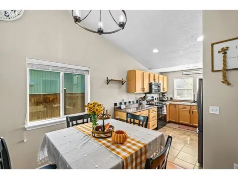 1150 S 2nd Street Cottage Grove OR 97424