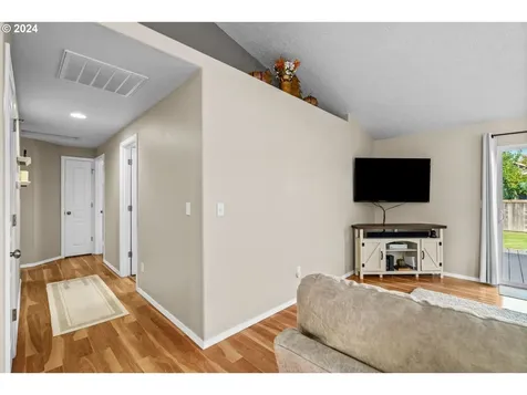 1150 S 2nd Street Cottage Grove OR 97424