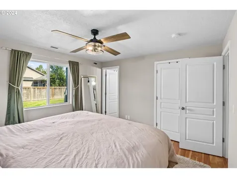 1150 S 2nd Street Cottage Grove OR 97424