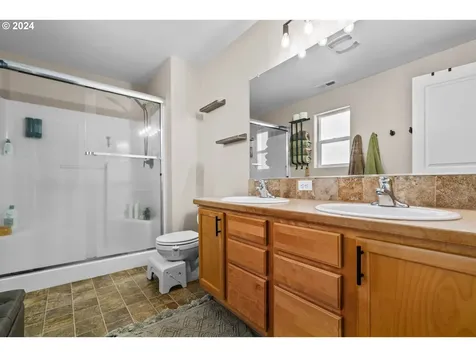 1150 S 2nd Street Cottage Grove OR 97424