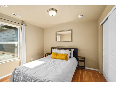 1150 S 2nd Street Cottage Grove OR 97424