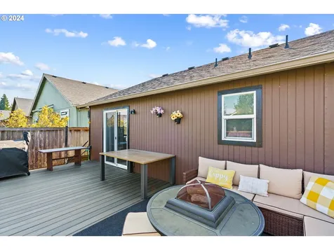 1150 S 2nd Street Cottage Grove OR 97424
