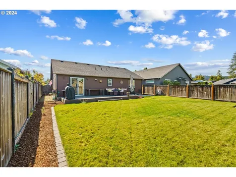 1150 S 2nd Street Cottage Grove OR 97424