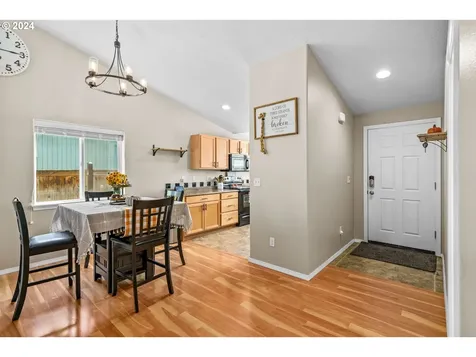 1150 S 2nd Street Cottage Grove OR 97424