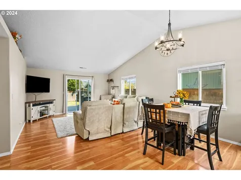 1150 S 2nd Street Cottage Grove OR 97424