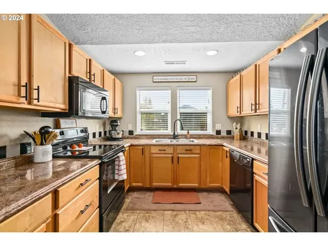 1150 S 2nd Street Cottage Grove OR 97424