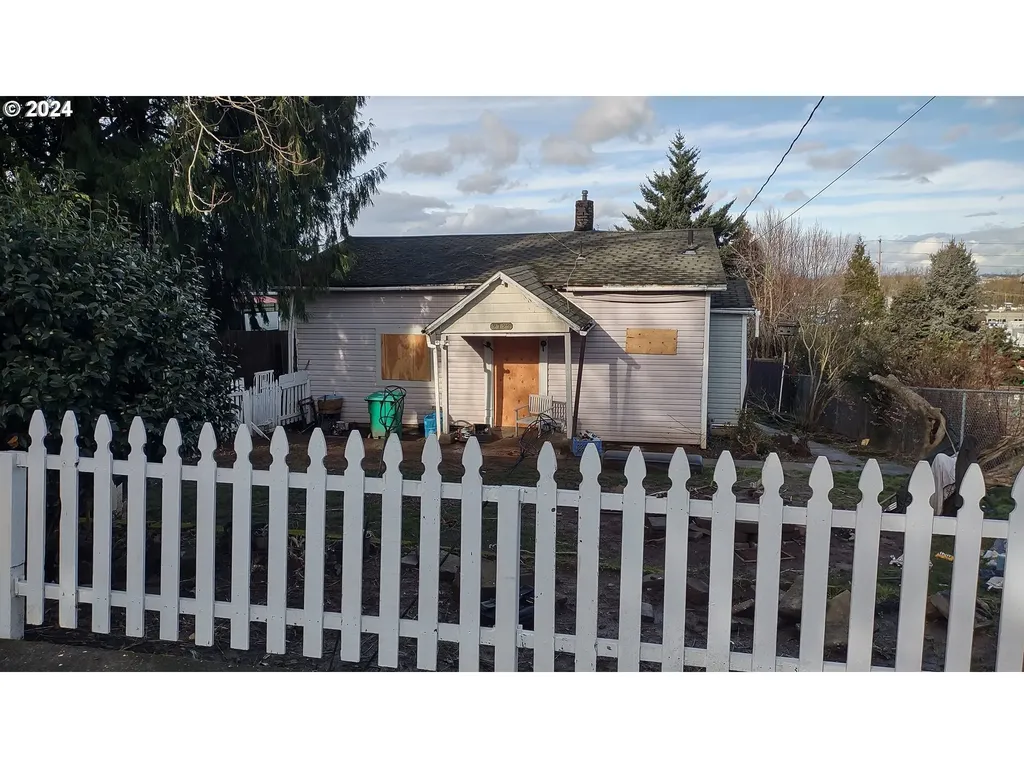 2723 N Houghton Street Portland OR 97217