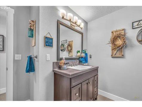 23953 S Schuebel School Road Beavercreek OR 97004