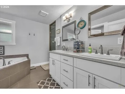 23953 S Schuebel School Road Beavercreek OR 97004