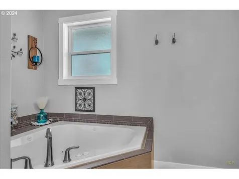 23953 S Schuebel School Road Beavercreek OR 97004