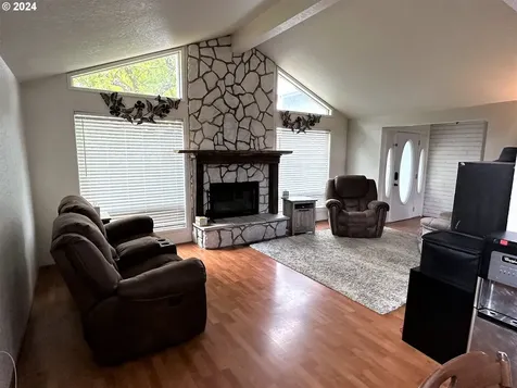 153 Beech Street Roseburg OR 97471