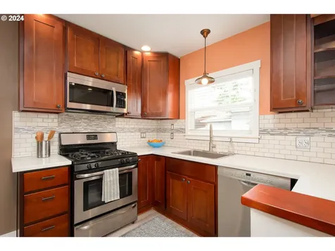 6425 Se 71st Avenue Portland OR 97206