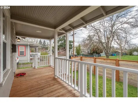 6425 Se 71st Avenue Portland OR 97206