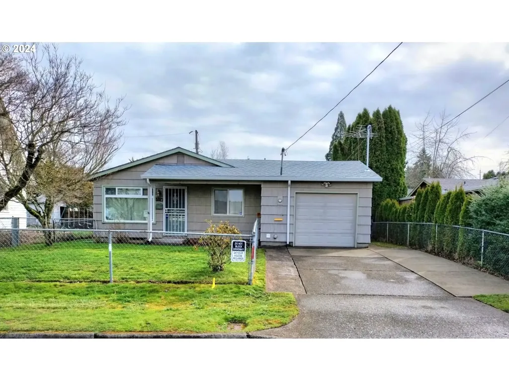 2334 Se 101st Avenue Portland OR 97216