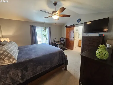1230 E Fourth Avenue Sutherlin OR 97479