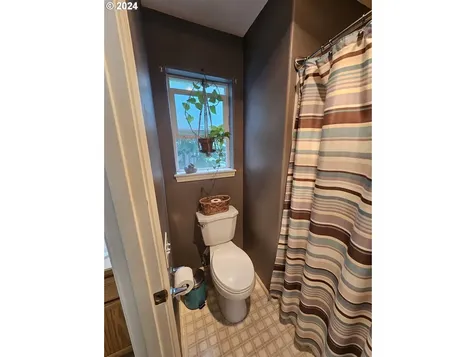 1230 E Fourth Avenue Sutherlin OR 97479