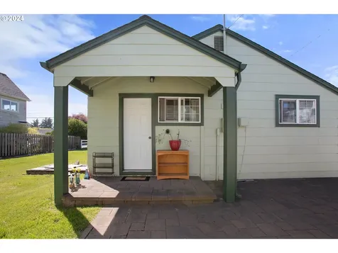 307 S Marple Street Coos Bay OR 97420