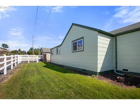 307 S Marple Street Coos Bay OR 97420