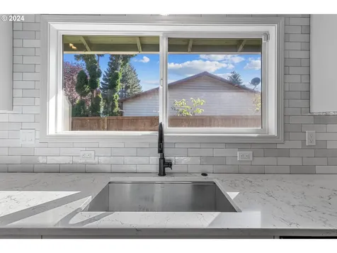 11720 SW Hazelwood Loop Portland OR 97223